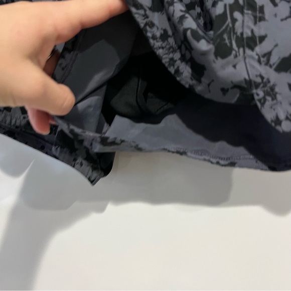 Lululemon Run Times Short II*4"
Efflorescent Nebula Black / Black - Picture 7 of 9